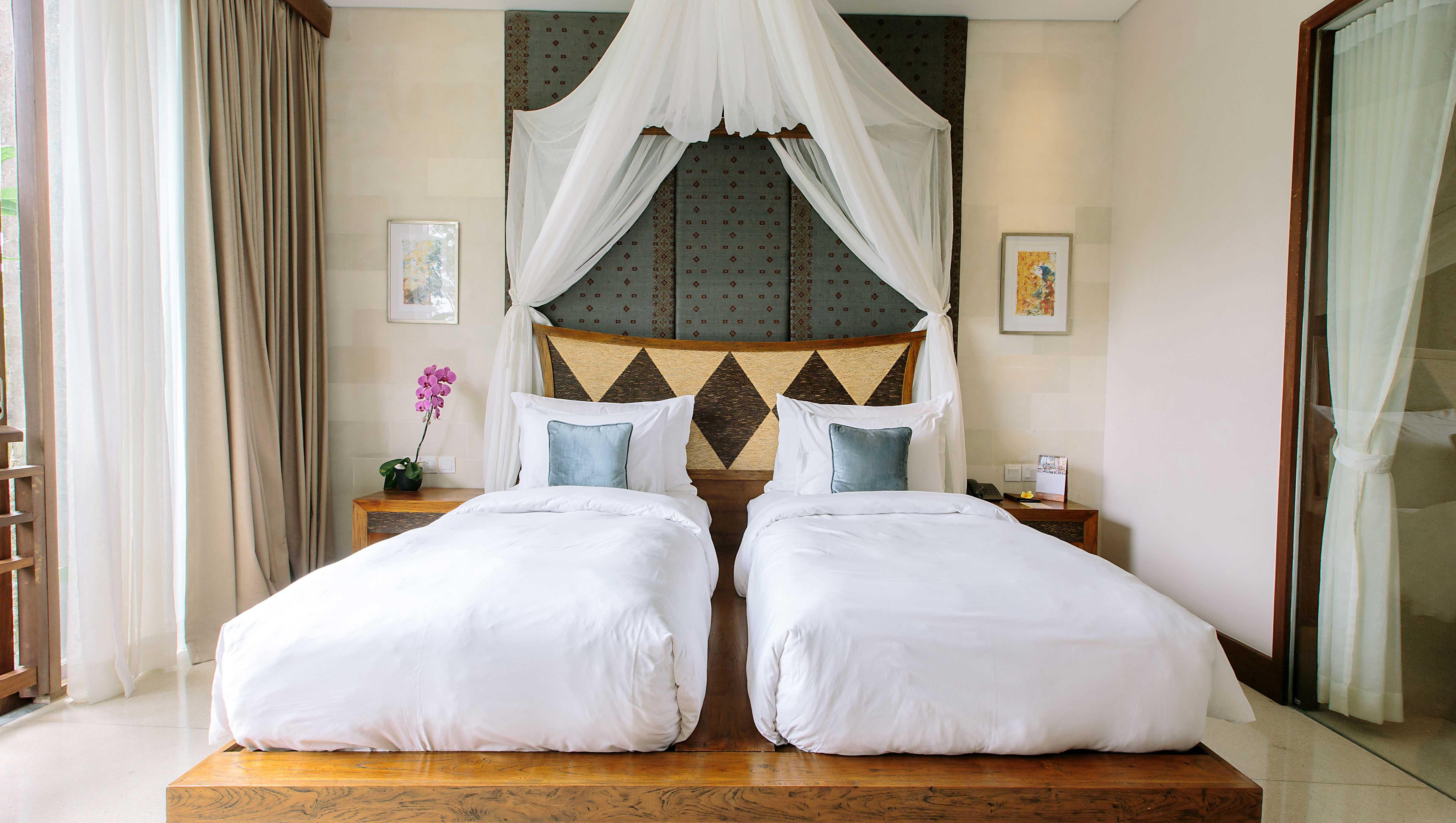 Tejaprana Resort & Spa Ubud Eksteriør bilde A bed with mosquito netting
